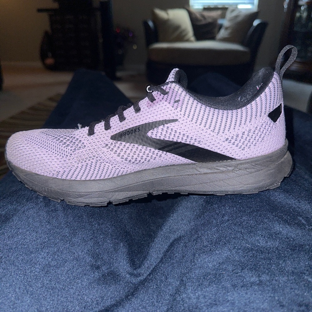 Brooks Revel 5, Women’s size 9